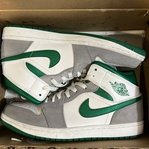 Air Jordan 1 mid se, 8.5 , green , used